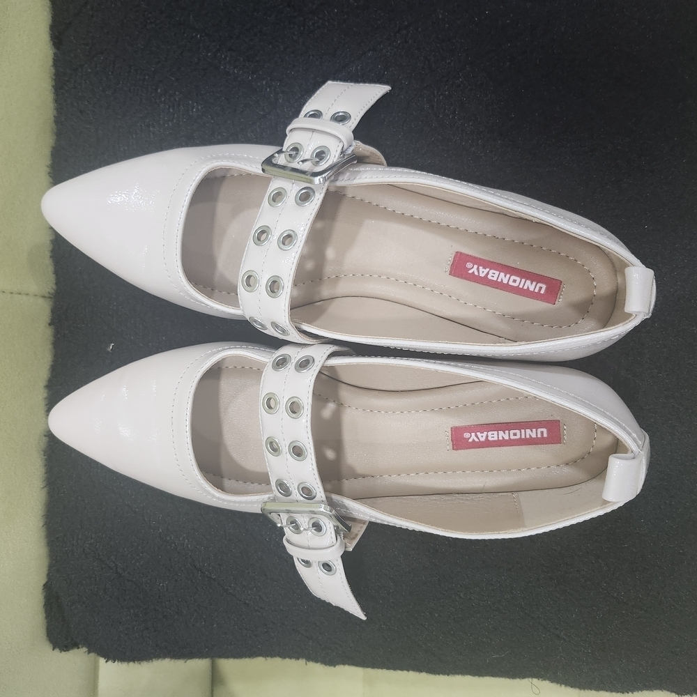 Unionbay Women's Cream Buckle Shoes